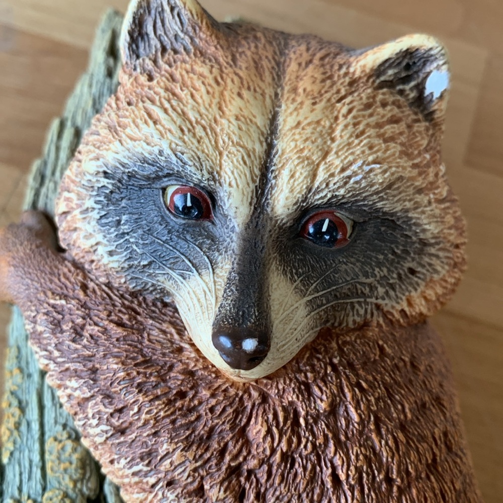 Vintage Bossons Chalkware Raccoon on Tree Limb - Picture 9 of 11